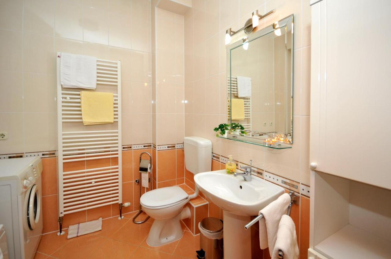 Apartments Roza トロギール エクステリア 写真
